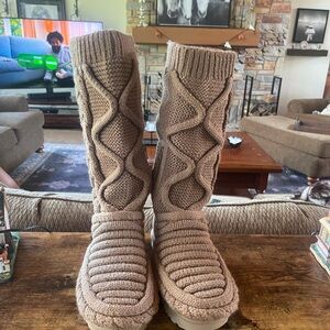Brand New never worn UGG Tan Knit Winter Boots